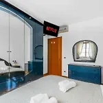 アパート Sunflower House With Pool And Solarium Area デセンツァーノ・デル・ガルダ