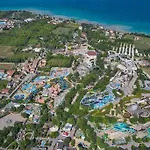 Sunflower House With Pool And Solarium Area * デセンツァーノ・デル・ガルダ