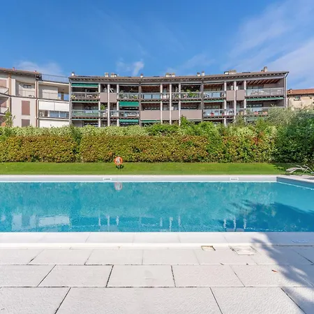 Sunflower House With Pool And Solarium Area *
