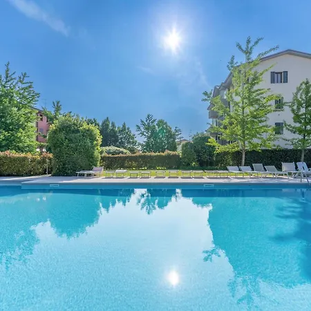 Sunflower House With Pool And Solarium Area Apartment *
