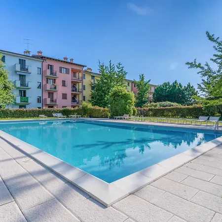 Apartment Sunflower House With Pool And Solarium Area *