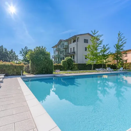 Sunflower House With Pool And Solarium Area *